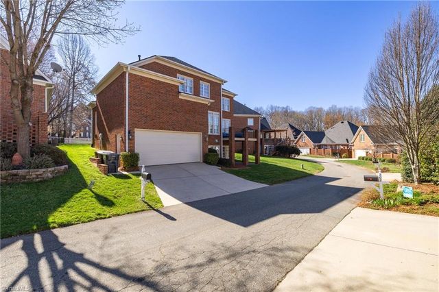 19 Thimbleberry Square, Greensboro, NC 27455