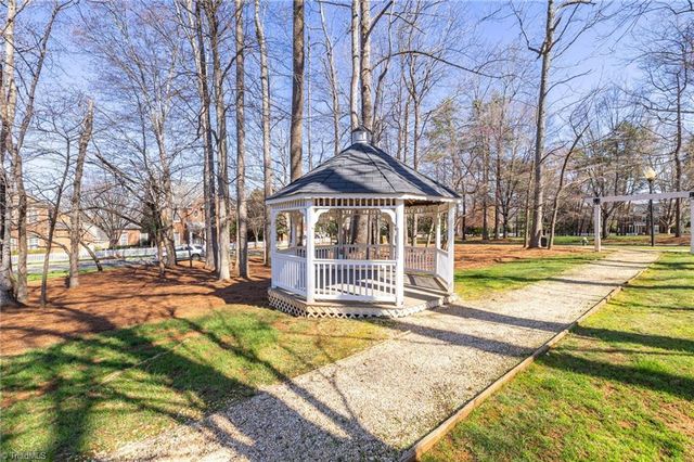 19 Thimbleberry Square, Greensboro, NC 27455