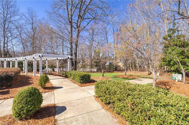 19 Thimbleberry Square, Greensboro, NC 27455