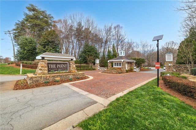 19 Thimbleberry Square, Greensboro, NC 27455