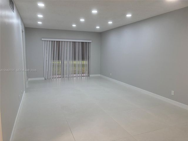 300 Berkley Road 103, Hollywood, FL 33024