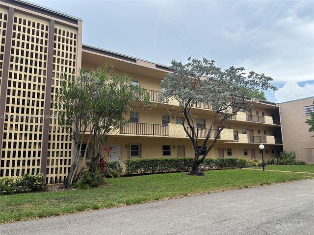 300 Berkley Road 103, Hollywood, FL 33024