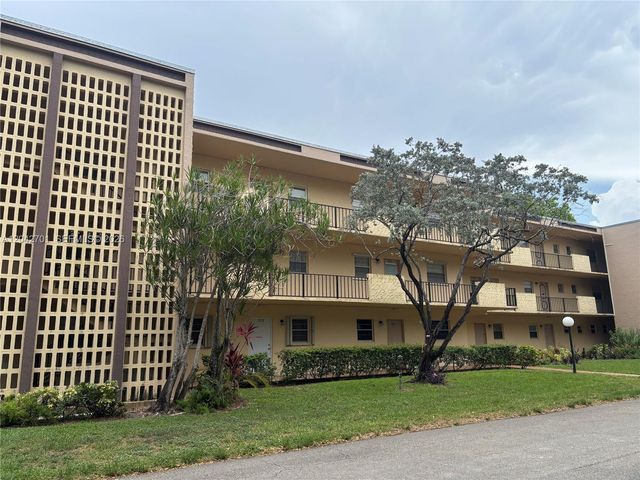 300 Berkley Road 103, Hollywood, FL 33024