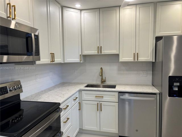 300 Berkley Road 103, Hollywood, FL 33024