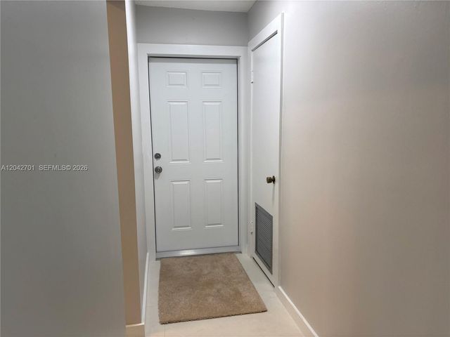 300 Berkley Road 103, Hollywood, FL 33024