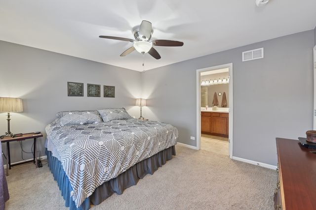 340 Town Center Boulevard, Gilberts, IL 60136