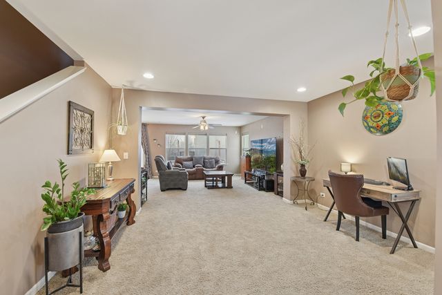 340 Town Center Boulevard, Gilberts, IL 60136