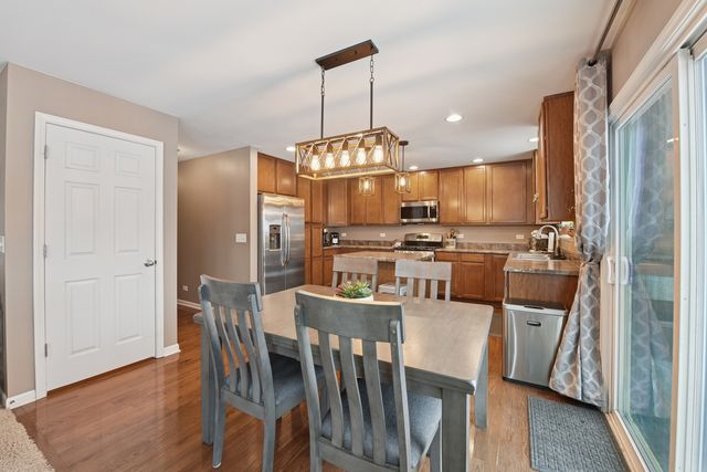 340 Town Center Boulevard, Gilberts, IL 60136