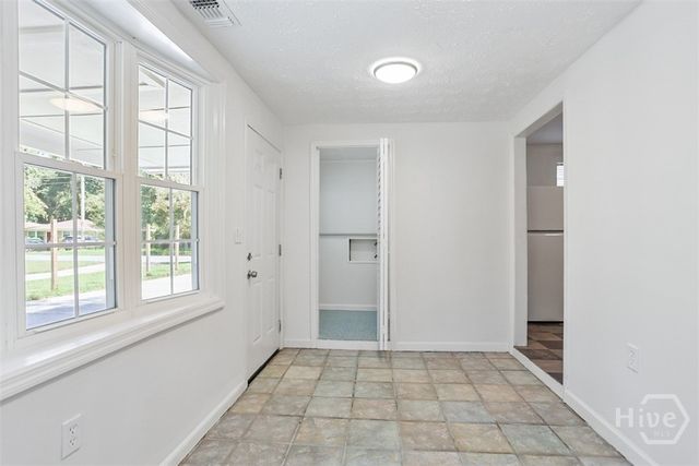 1505 W Creighton Place, Savannah, GA 31406