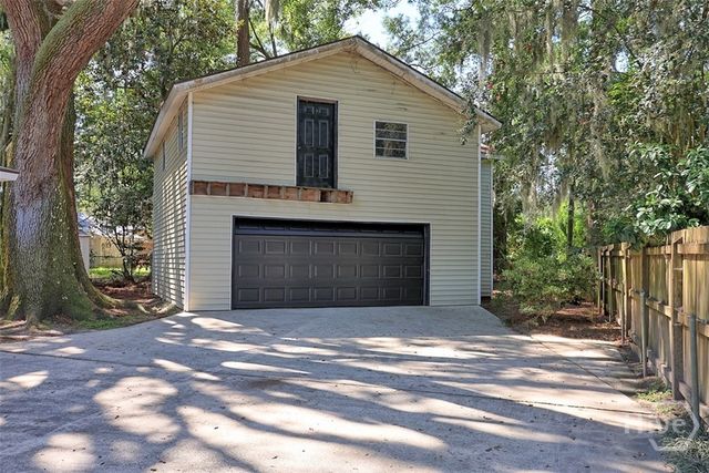 1505 W Creighton Place, Savannah, GA 31406