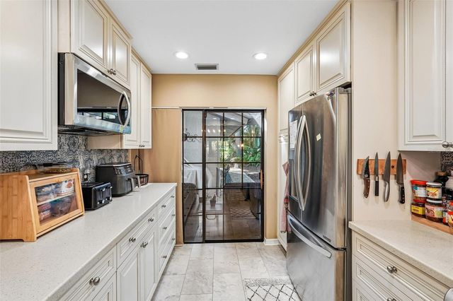 5676 PIPERS WAITE 56, Sarasota, FL 34235