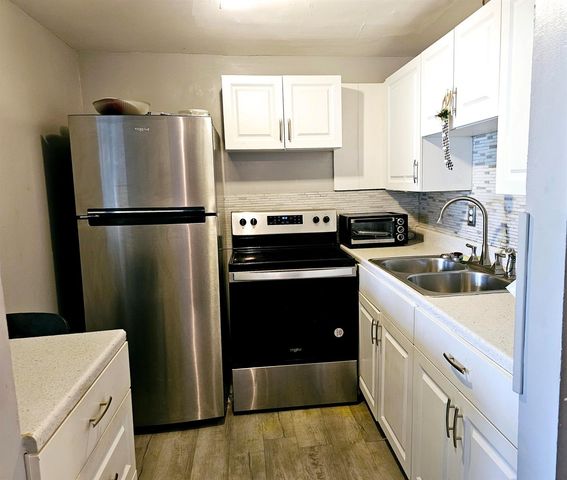 102 Easthampton E, West Palm Beach, FL 33417