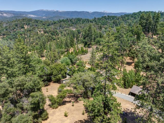 52038 Road 426, Oakhurst, CA 93644