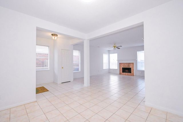 9338 Corner Oaks Lane, Houston, TX 77036