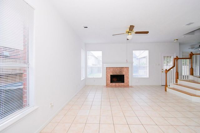 9338 Corner Oaks Lane, Houston, TX 77036