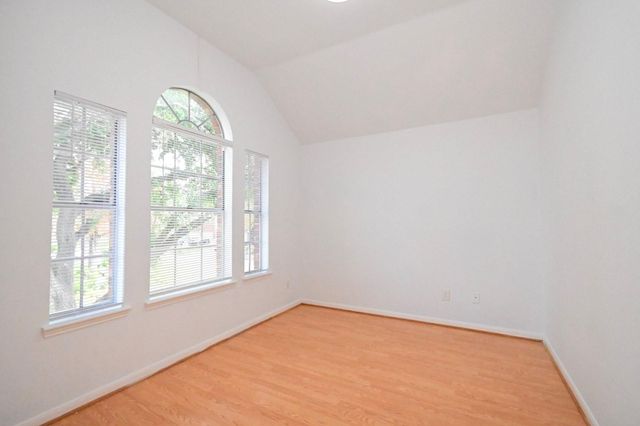 9338 Corner Oaks Lane, Houston, TX 77036