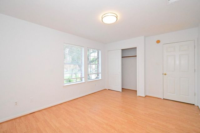 9338 Corner Oaks Lane, Houston, TX 77036