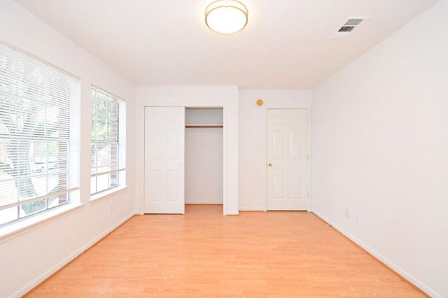 9338 Corner Oaks Lane, Houston, TX 77036