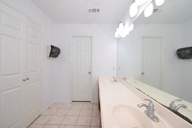 9338 Corner Oaks Lane, Houston, TX 77036