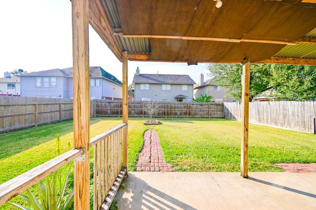 9338 Corner Oaks Lane, Houston, TX 77036