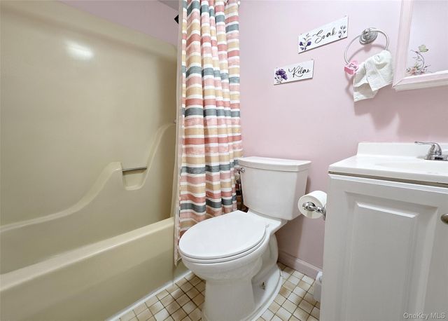 54 Beacon Street, Shirley, NY 11967