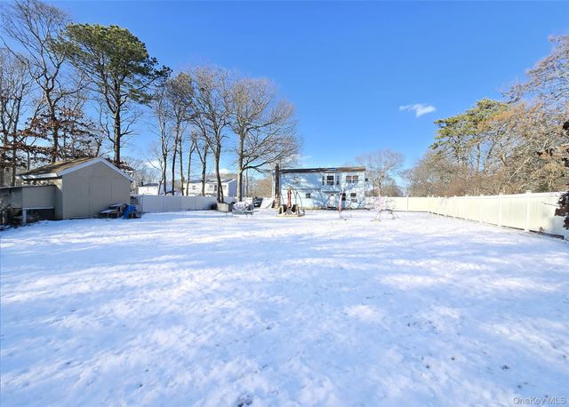 54 Beacon Street, Shirley, NY 11967