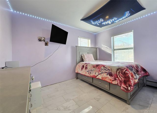 54 Beacon Street, Shirley, NY 11967