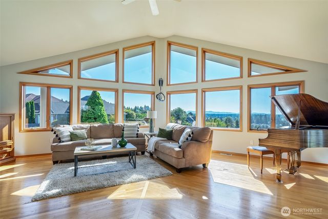 8705 Fenwick Loop SE, Olympia, WA 98513