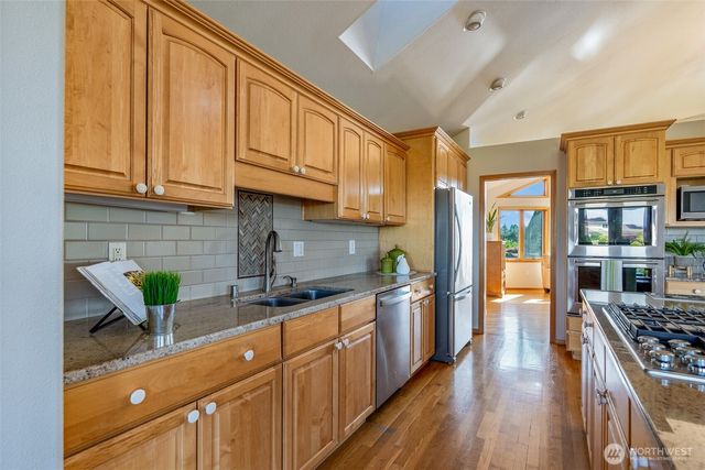 8705 Fenwick Loop SE, Olympia, WA 98513