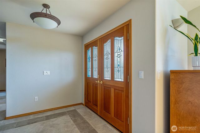 8705 Fenwick Loop SE, Olympia, WA 98513