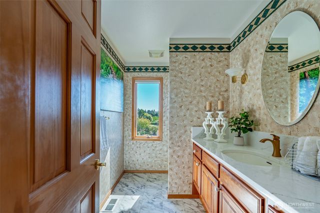 8705 Fenwick Loop SE, Olympia, WA 98513