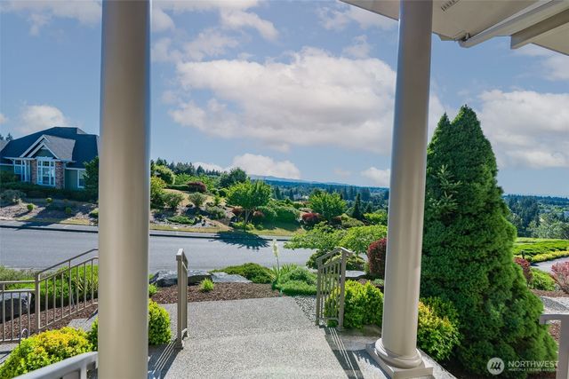 8705 Fenwick Loop SE, Olympia, WA 98513