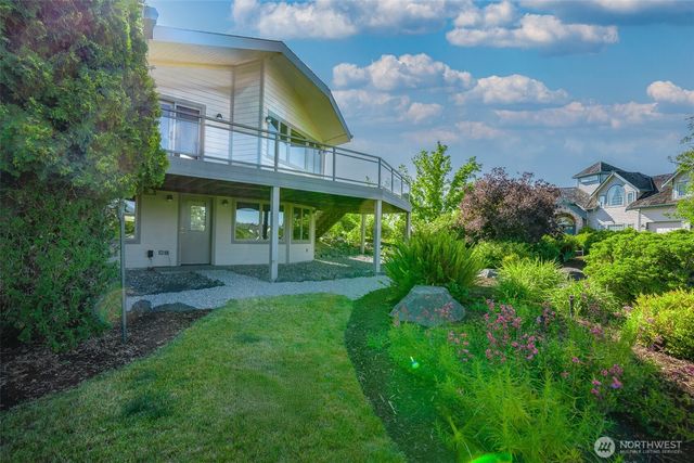 8705 Fenwick Loop SE, Olympia, WA 98513