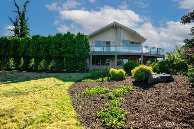 8705 Fenwick Loop SE, Olympia, WA 98513