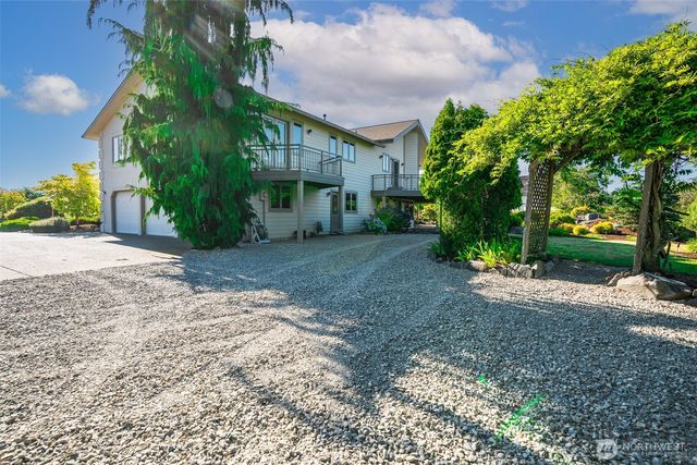 8705 Fenwick Loop SE, Olympia, WA 98513