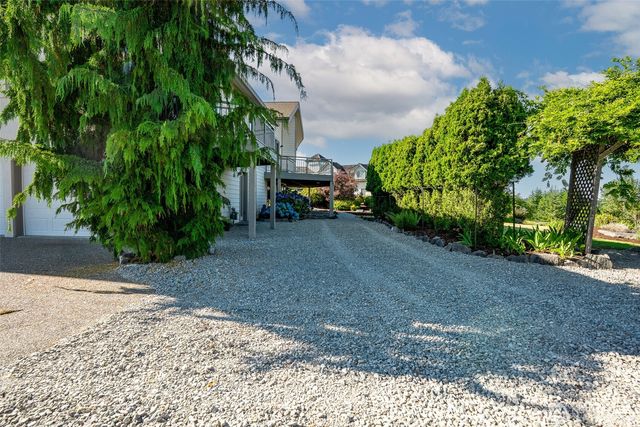 8705 Fenwick Loop SE, Olympia, WA 98513