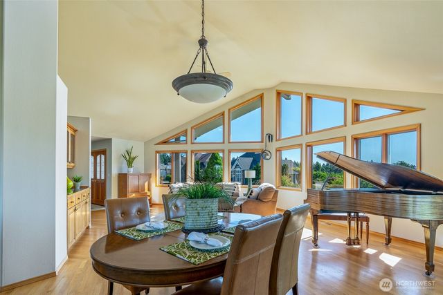 8705 Fenwick Loop SE, Olympia, WA 98513