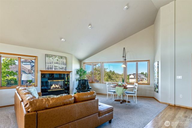 8705 Fenwick Loop SE, Olympia, WA 98513