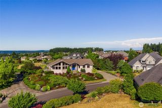 8705 Fenwick Loop SE, Olympia, WA 98513