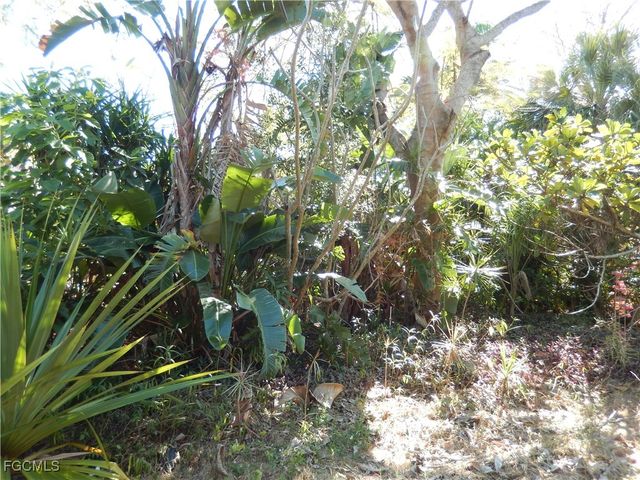 222 SE 46th TER, Cape Coral, FL 33904