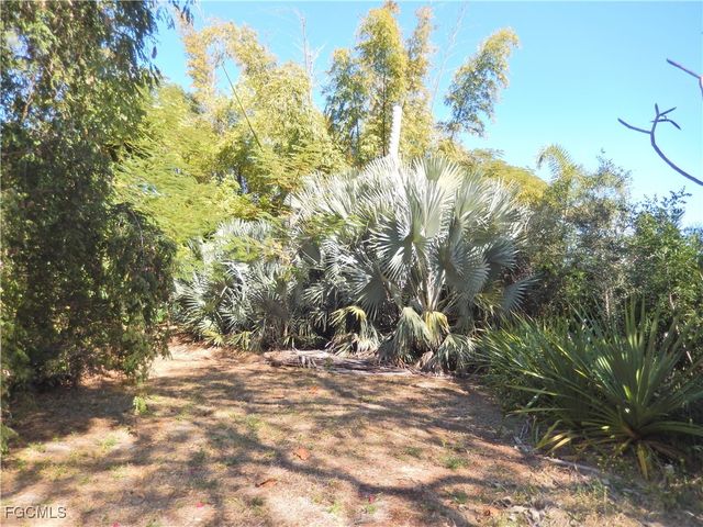 222 SE 46th TER, Cape Coral, FL 33904