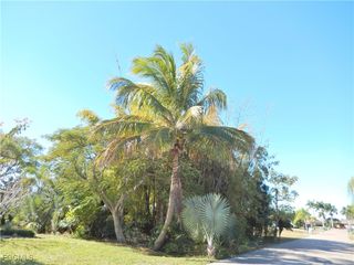 222 SE 46th TER, Cape Coral, FL 33904