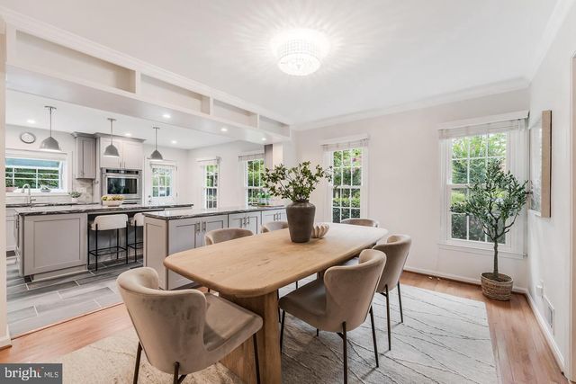 10812 HUNT CLUB RD, Reston, VA 20190