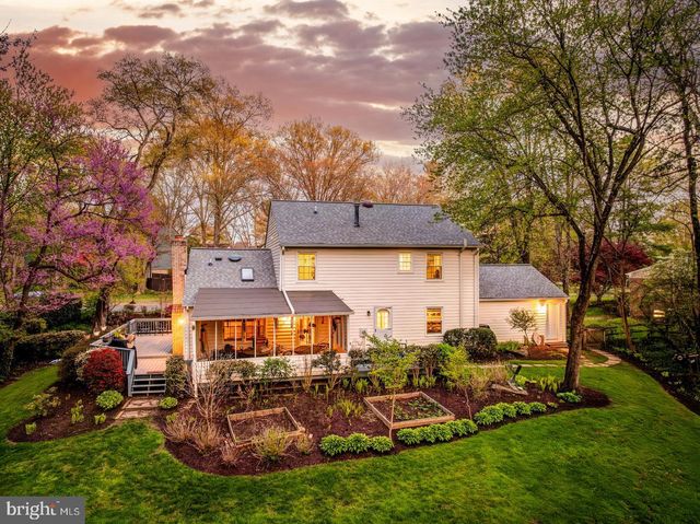 10812 HUNT CLUB RD, Reston, VA 20190