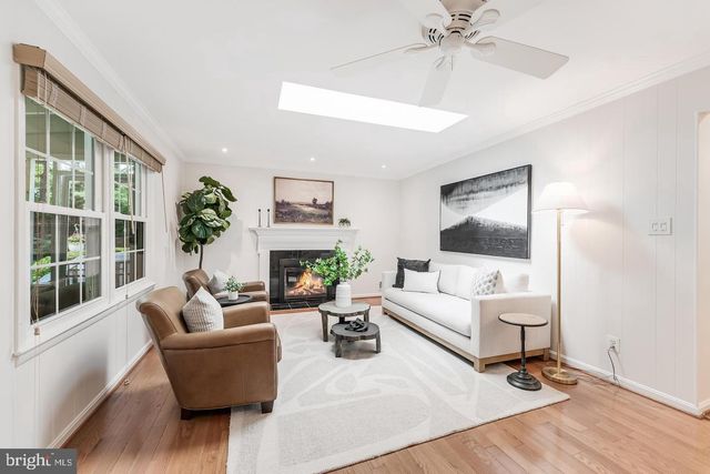 10812 HUNT CLUB RD, Reston, VA 20190