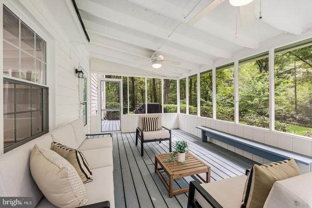 10812 HUNT CLUB RD, Reston, VA 20190