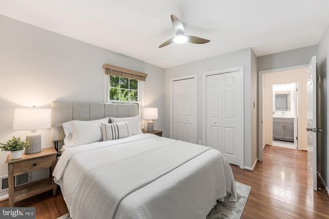 10812 HUNT CLUB RD, Reston, VA 20190