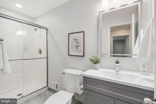 10812 HUNT CLUB RD, Reston, VA 20190