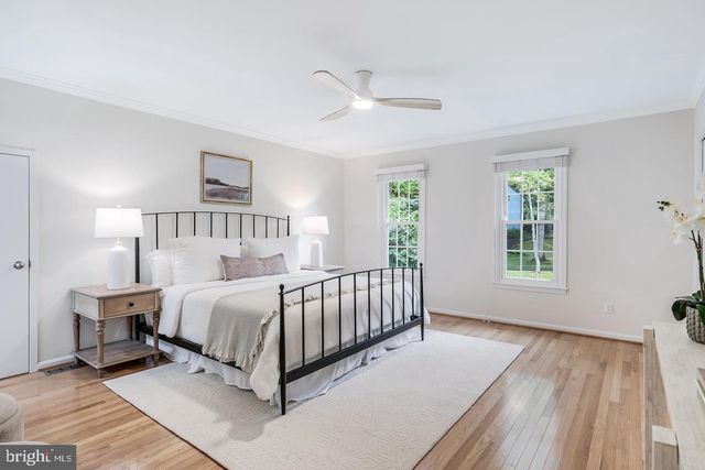 10812 HUNT CLUB RD, Reston, VA 20190