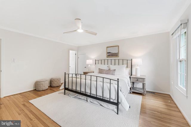 10812 HUNT CLUB RD, Reston, VA 20190